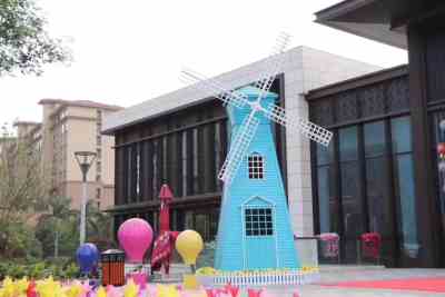 固原網(wǎng)紅打卡新選擇 荷蘭風車出租出售、牛模型工廠直銷，廣告設(shè)計一站式服務